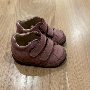Toddler suede double-strap walkers in dusty rose